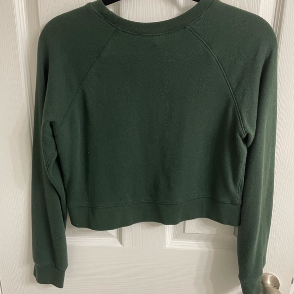 5/$25 F21 Green Long Sleeve Crewneck Top - Picture 4 of 5